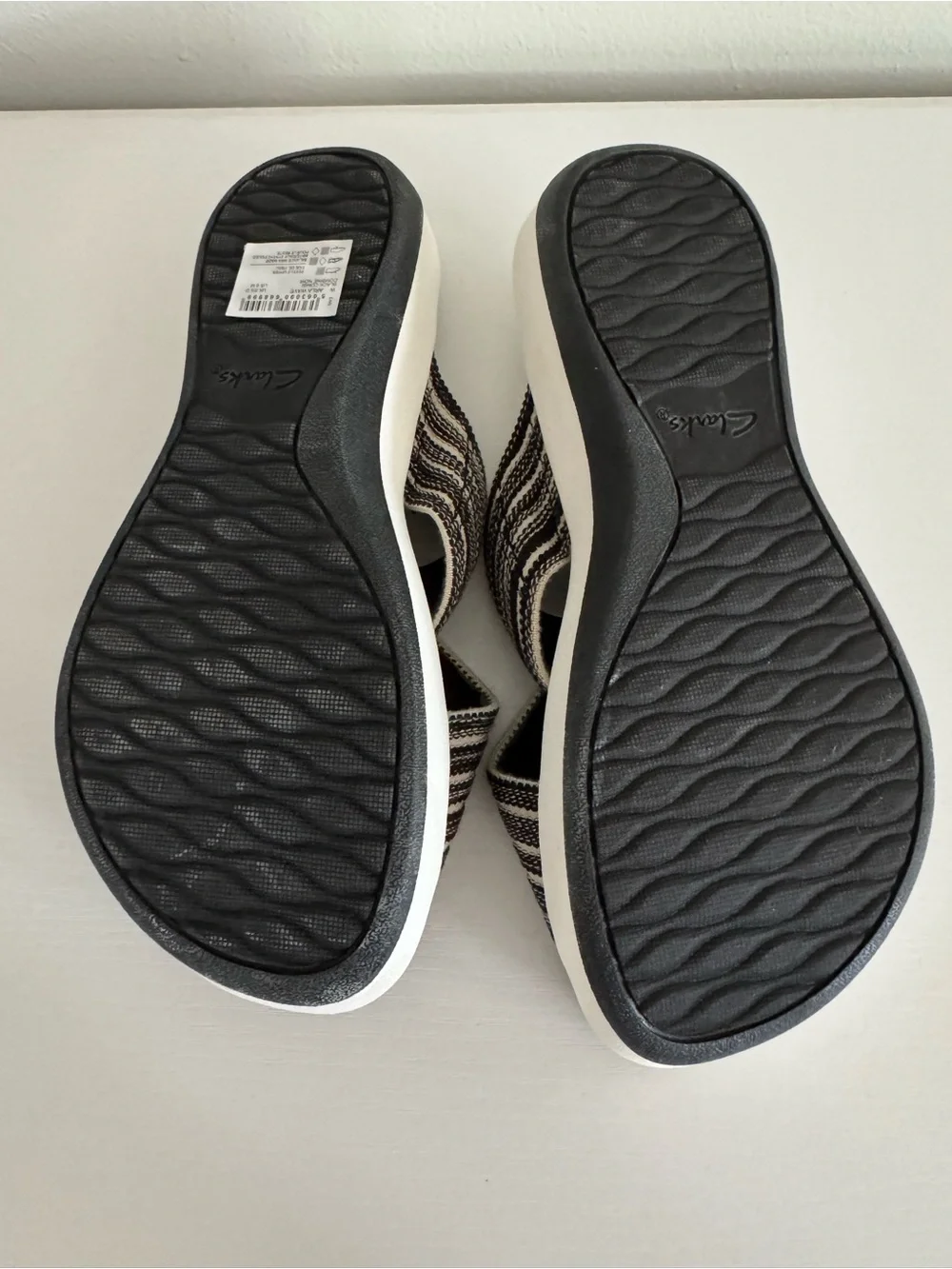 Clarks Women's Black & Cream Striped Cross-Band Sandals